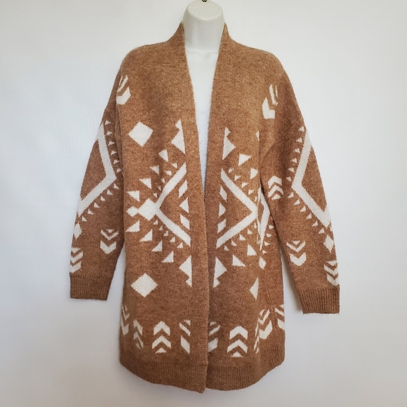ALTAR'D STATE Sweaters - ALTAR'D STATE CARDIGAN OPEN FRONT OVERSIZE MOCHA WHITE AZTEC DESIGN WOMENS (S/M)